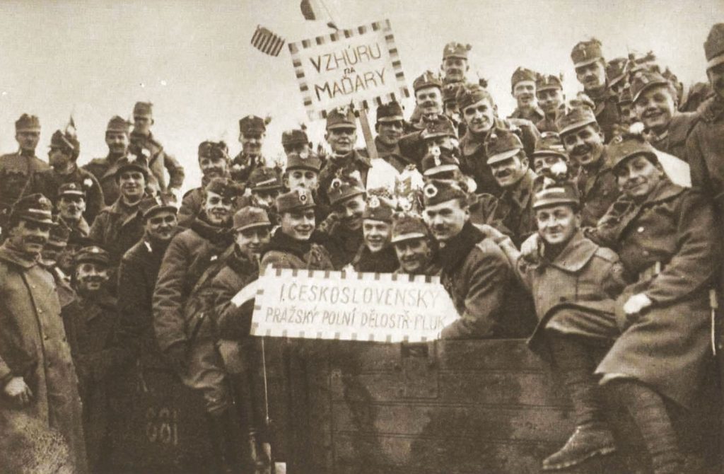 „Vzhůru na Maďary!” - Gyerünk a magyarokra! Adta ki a jelszót az I. csehszlovák prágai gyalogsági tüzérezred a magyar frontra való indulás előtt, 1919 január 1-én. Fotó forrása.